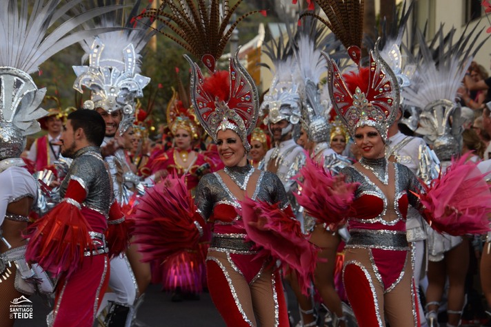 carnavalsantiago.jpg